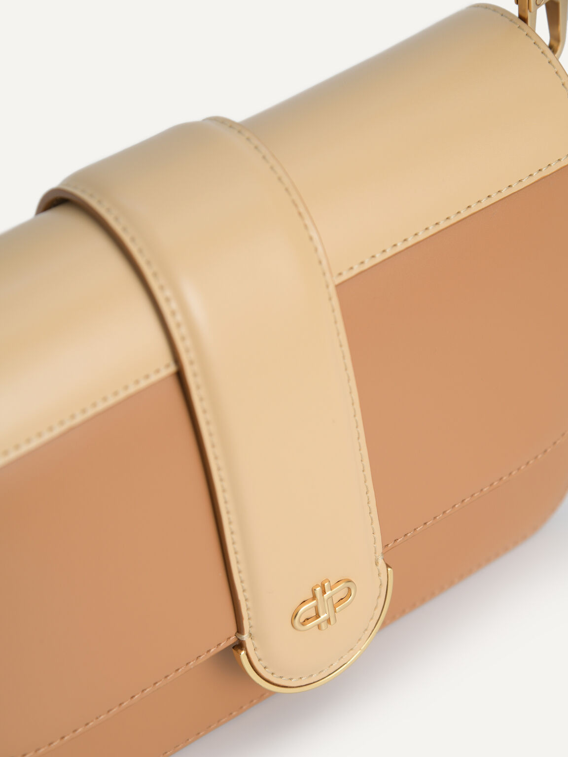 Icon Leather Shoulder Bag, Camel