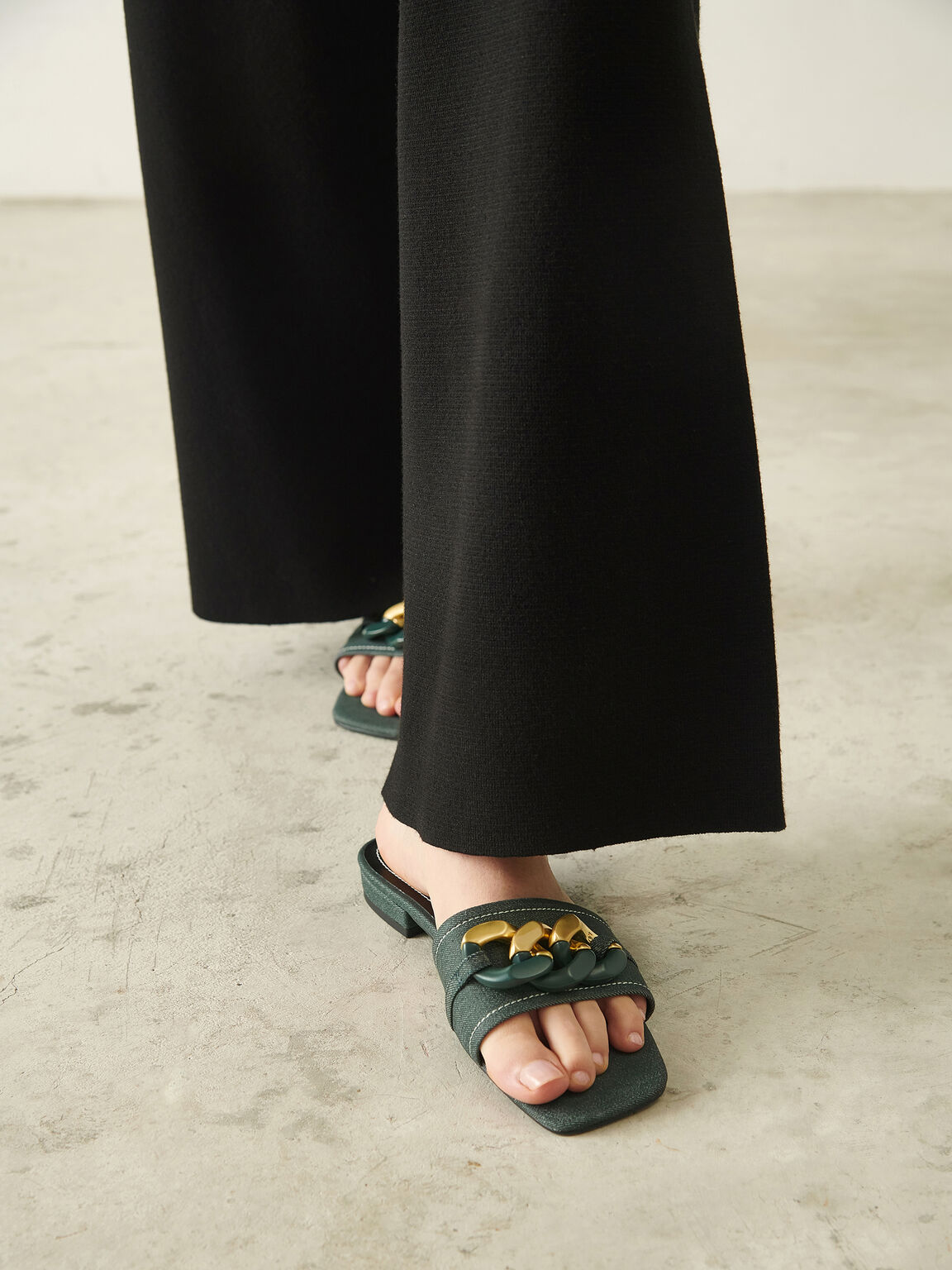 Oversized Chain Sandals, Dark Green
