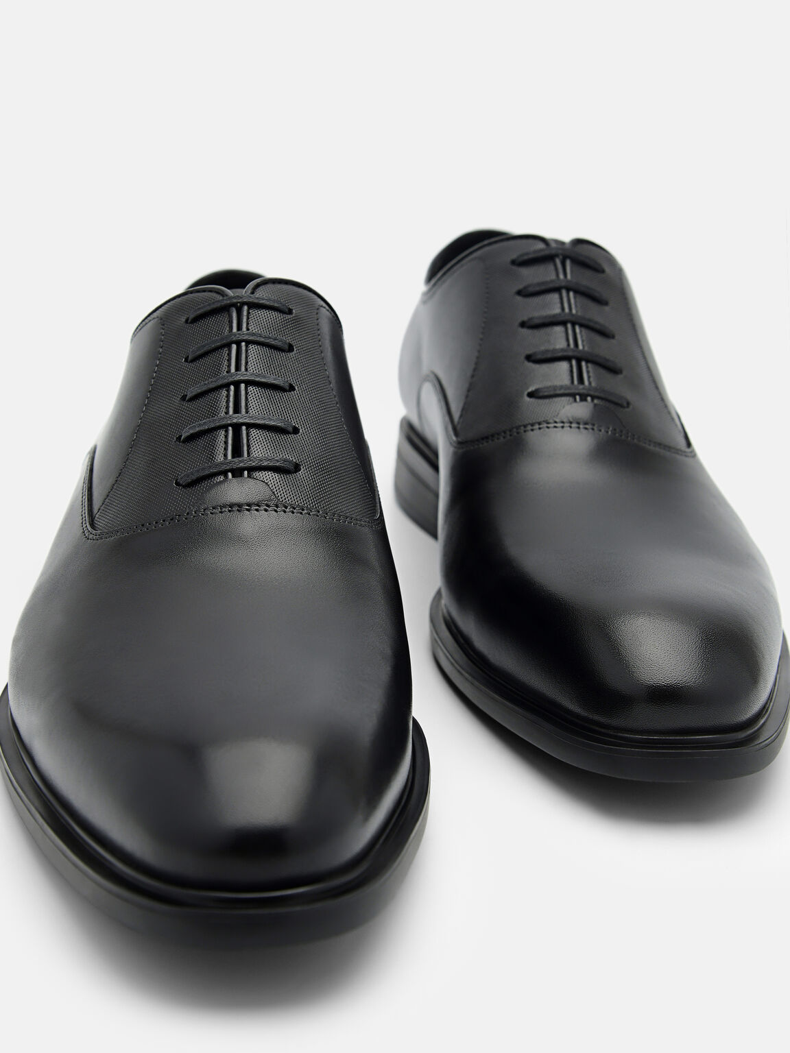 皮革牛津鞋, 黑色
