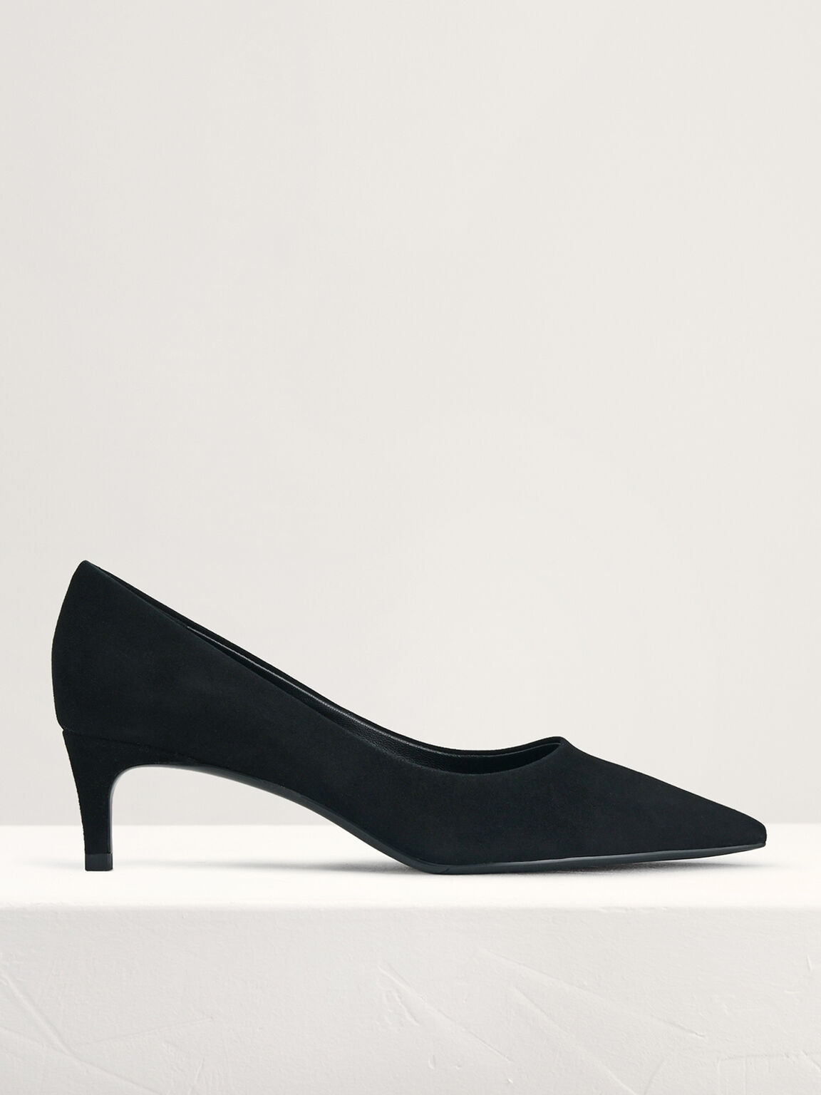 Suede Leather Pointed Pumps, Black