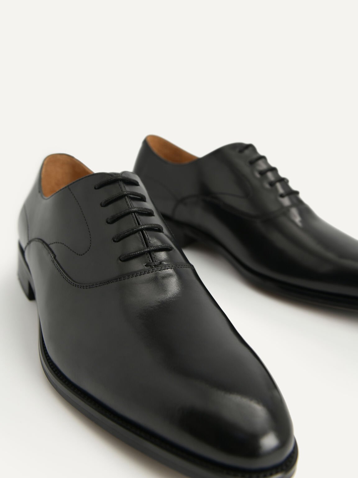 Leather Pointed Round Toe Oxfords, Black