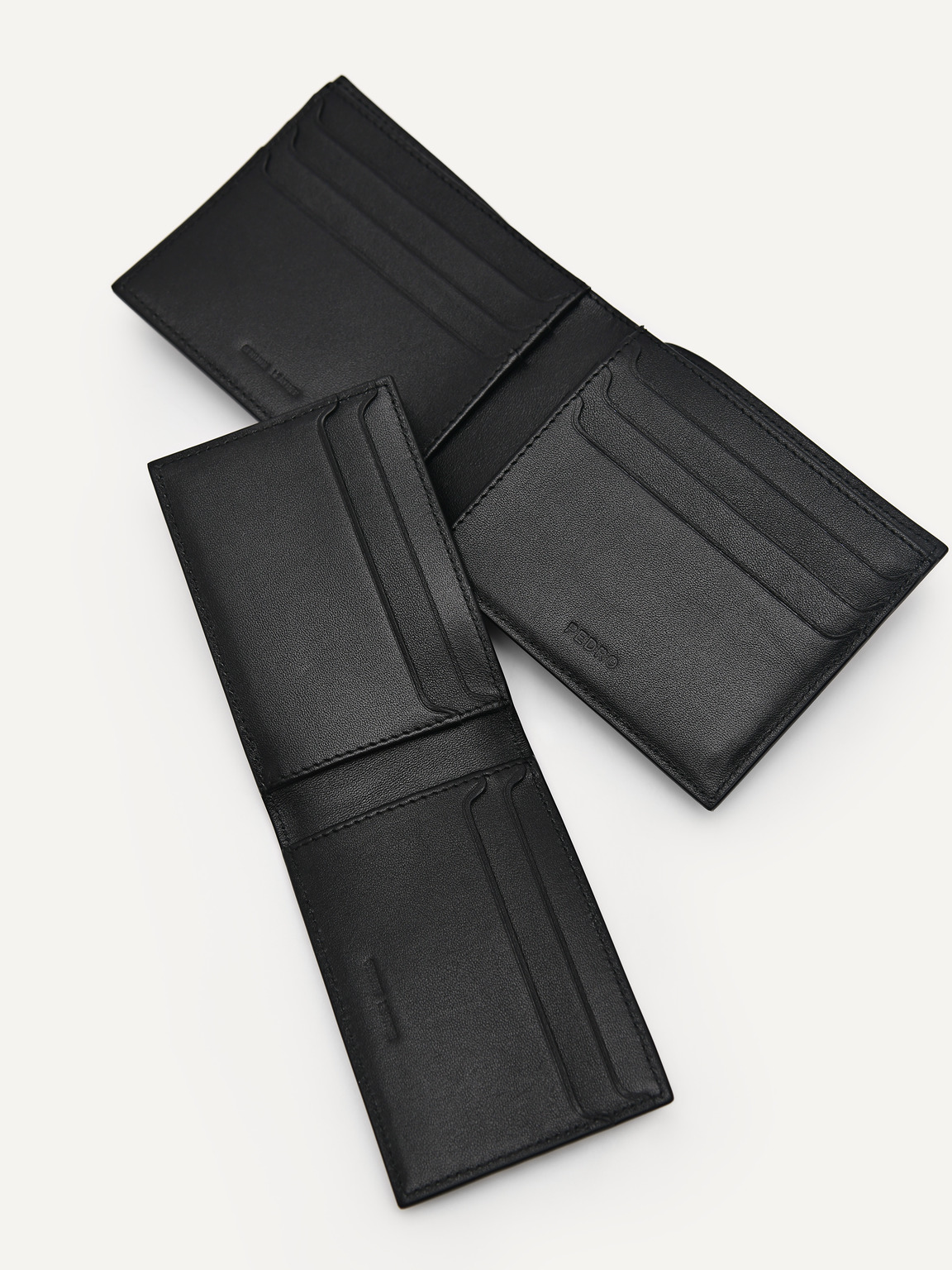 壓紋皮革雙折疊錢包帶貼袋, 黑色