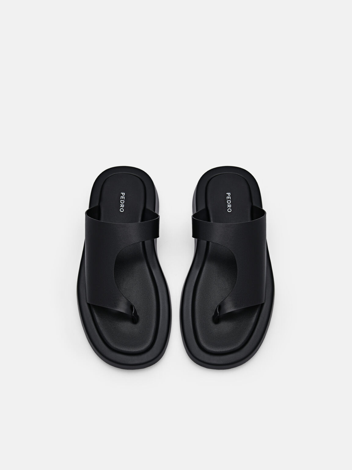 Este Thong Sandals, Black