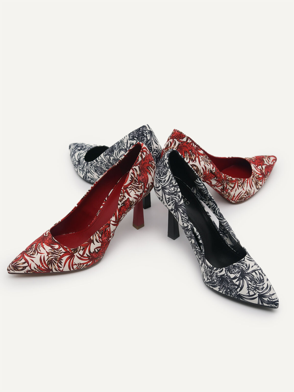 Printed Pointed Pumps, Red