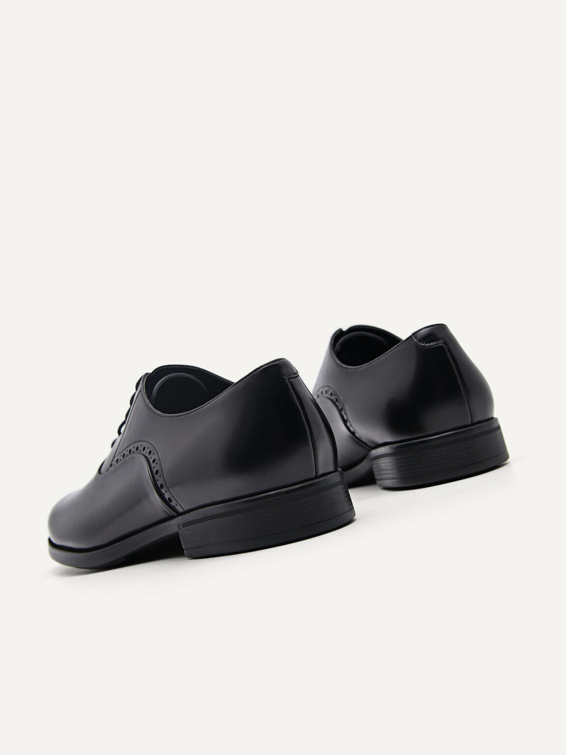 皮革牛津鞋, 黑色