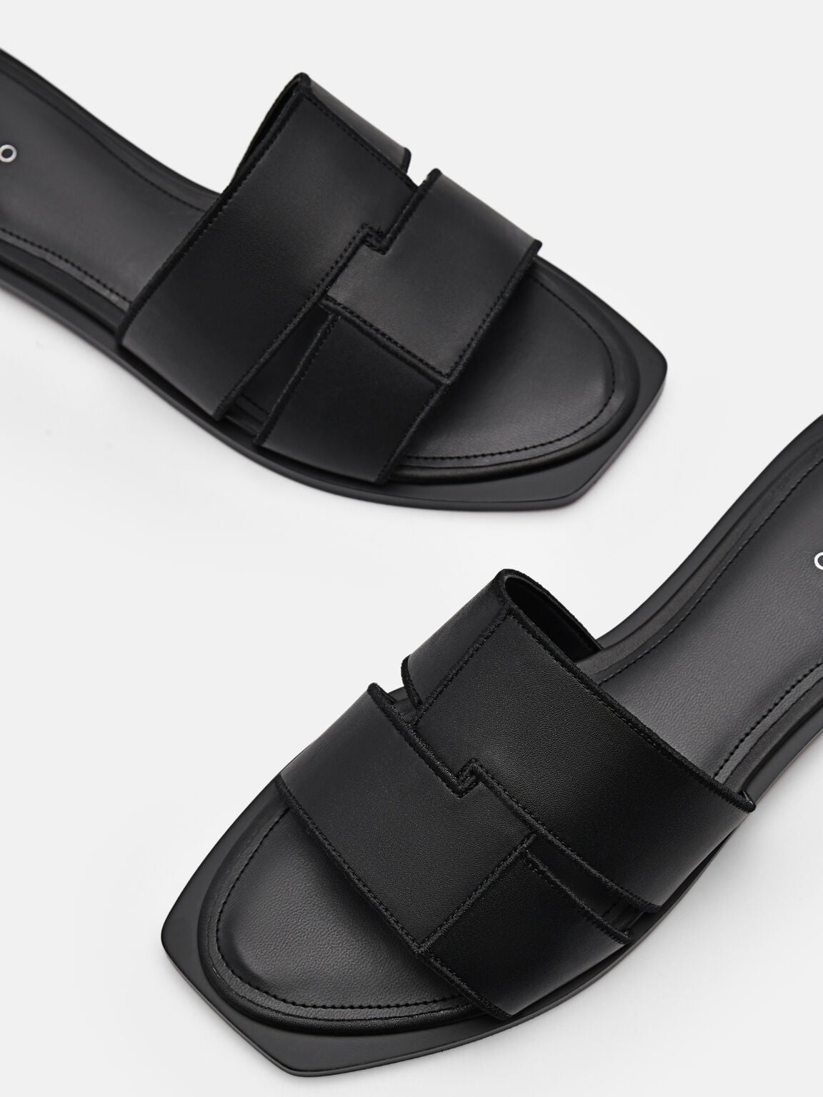 Iza Flat Sandals, Black
