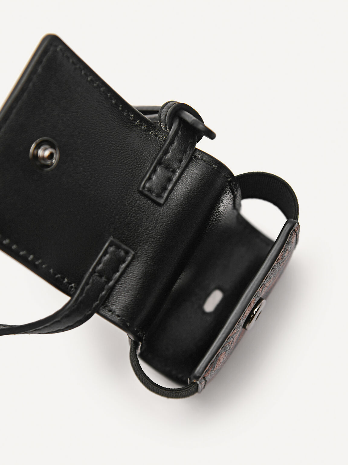 PEDRO Icon Leather Airpod Case, Black