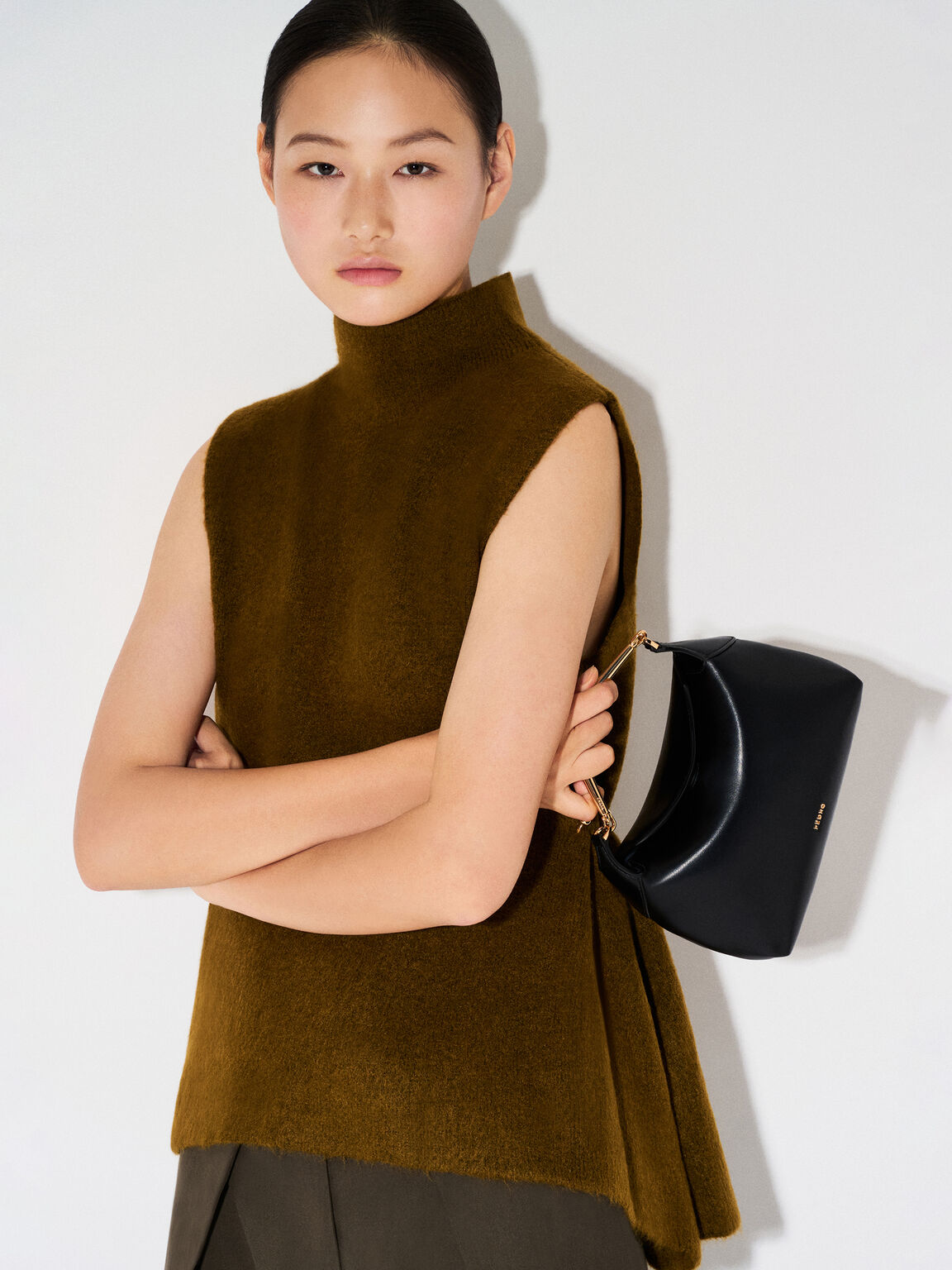 Horsebit Shoulder Bag, Black