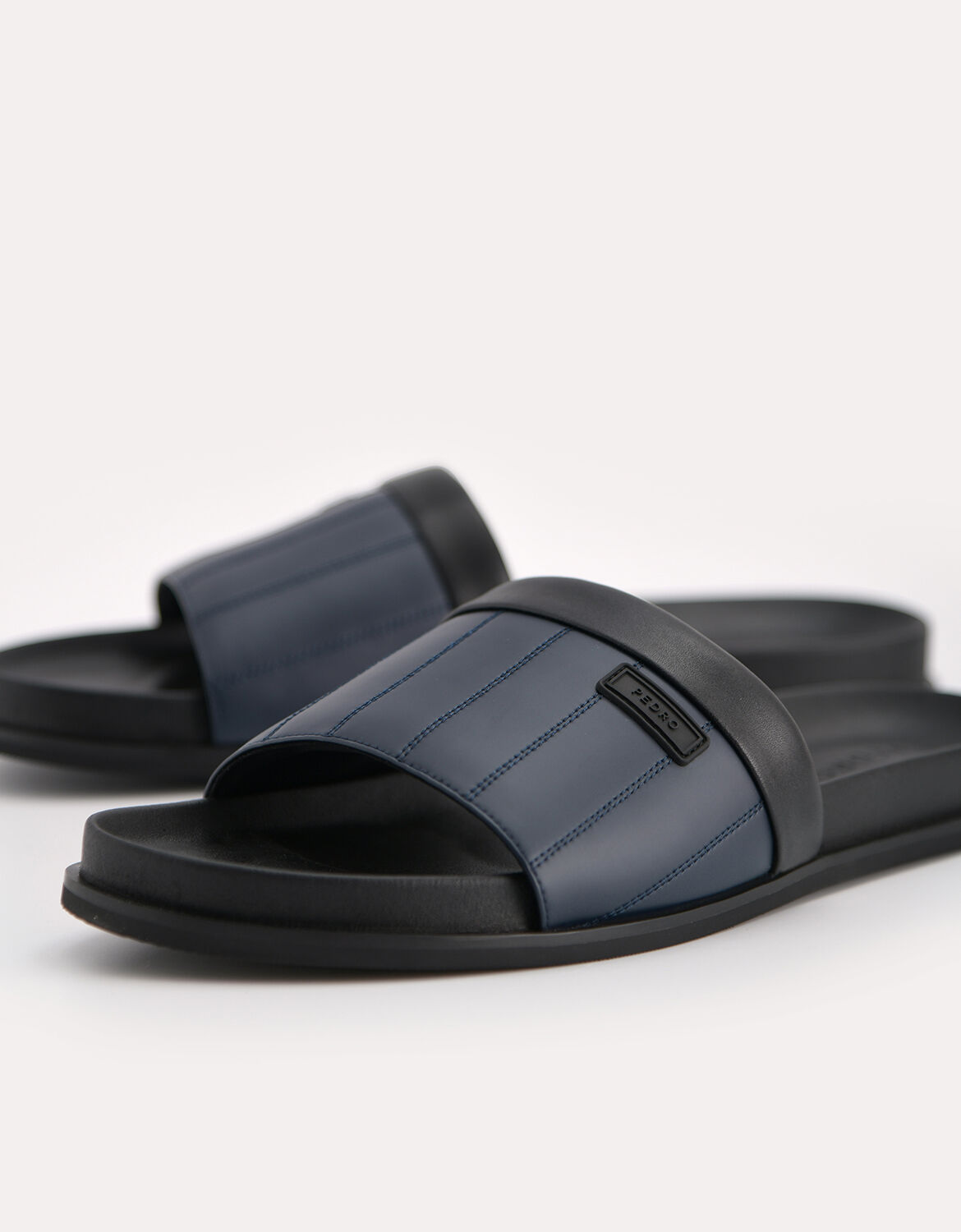 wide flip flops womens