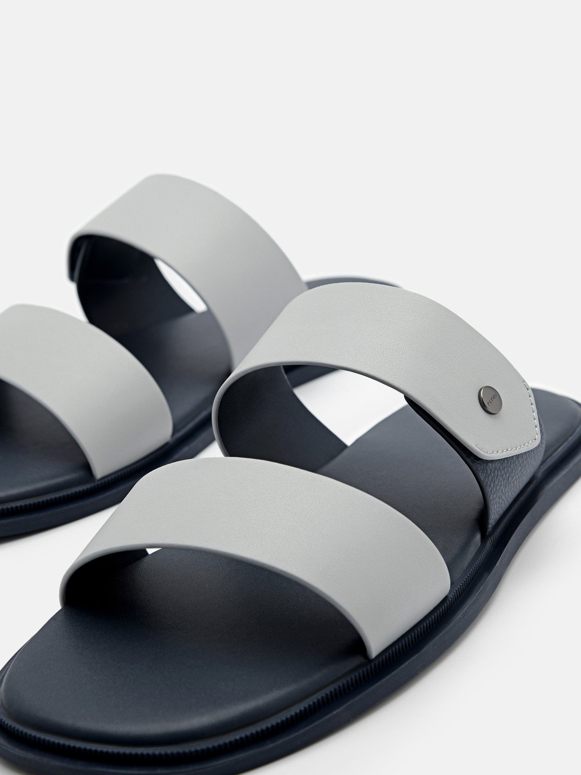 Oliver Slide Sandals, Light Grey