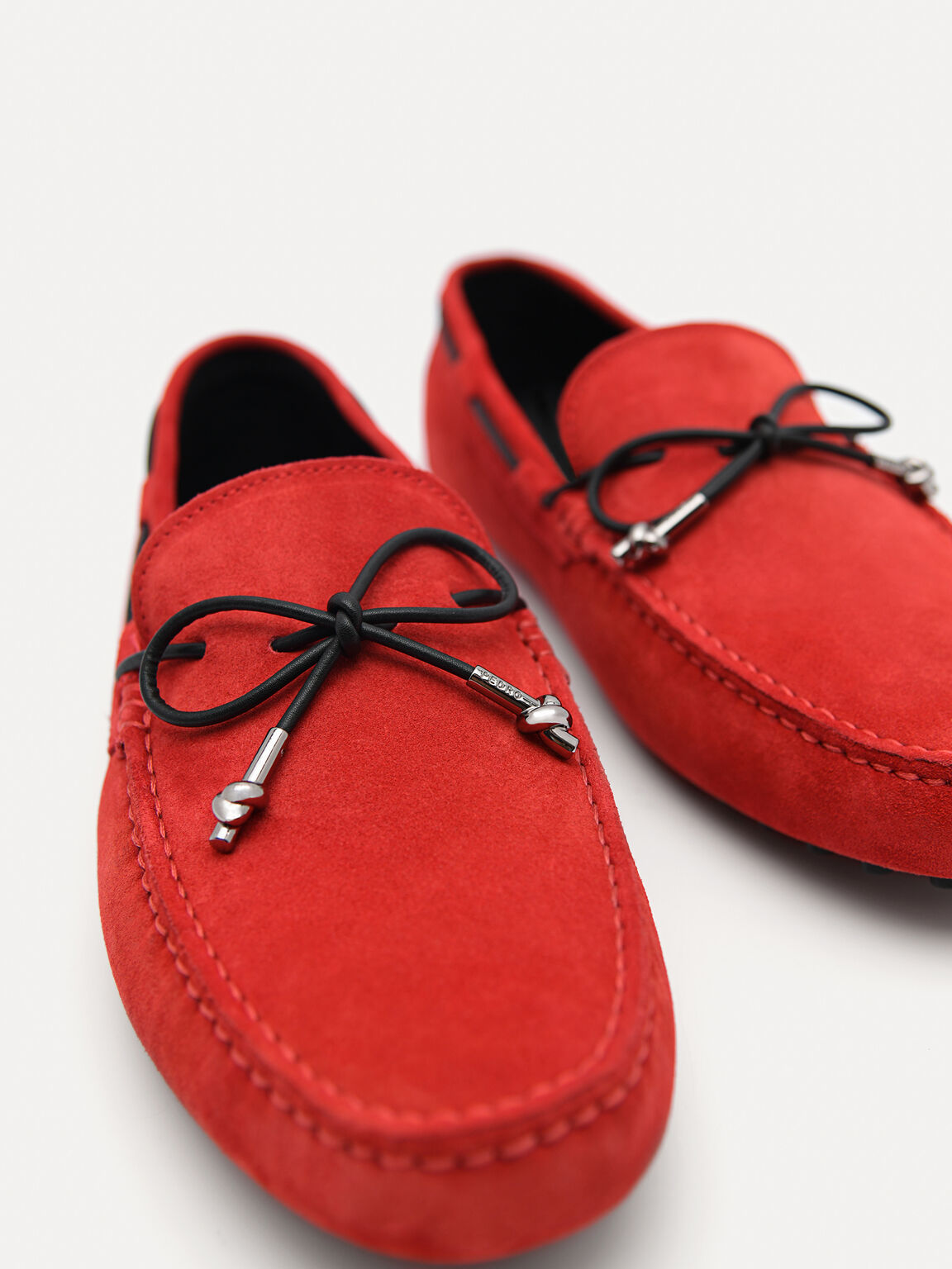 絨面皮革莫卡辛鞋配金屬裝飾鞋帶, 红色