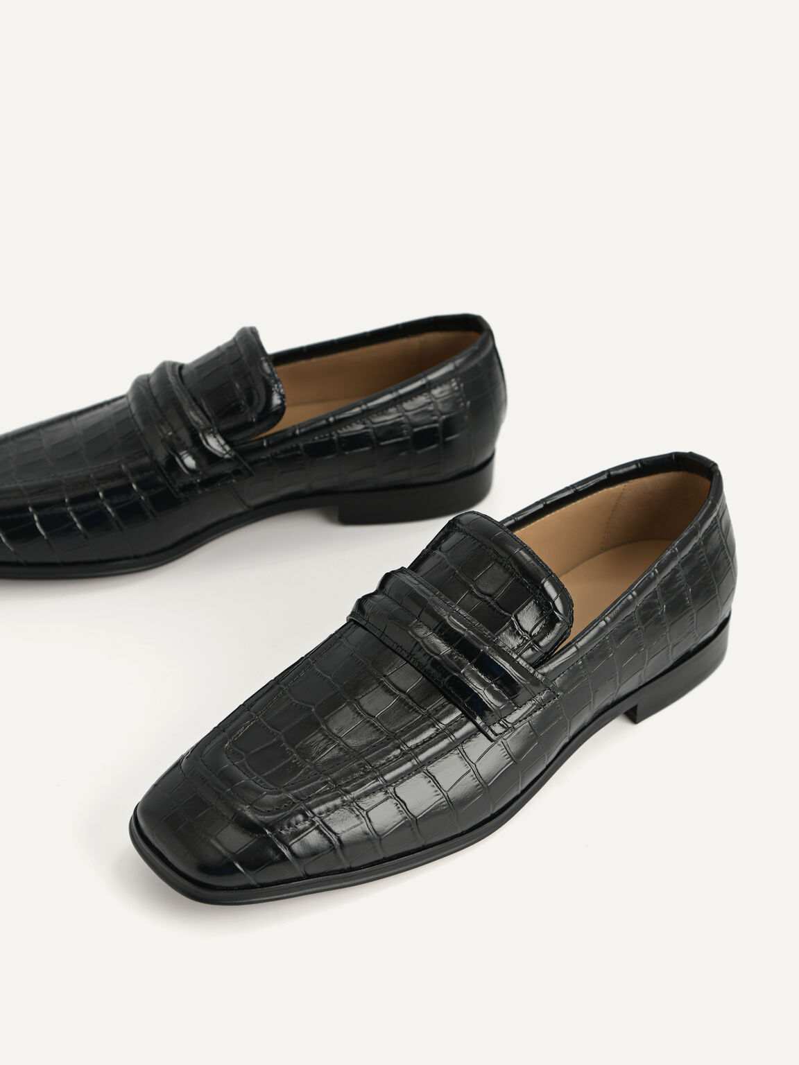 鱷魚紋牛皮樂福鞋, 黑色