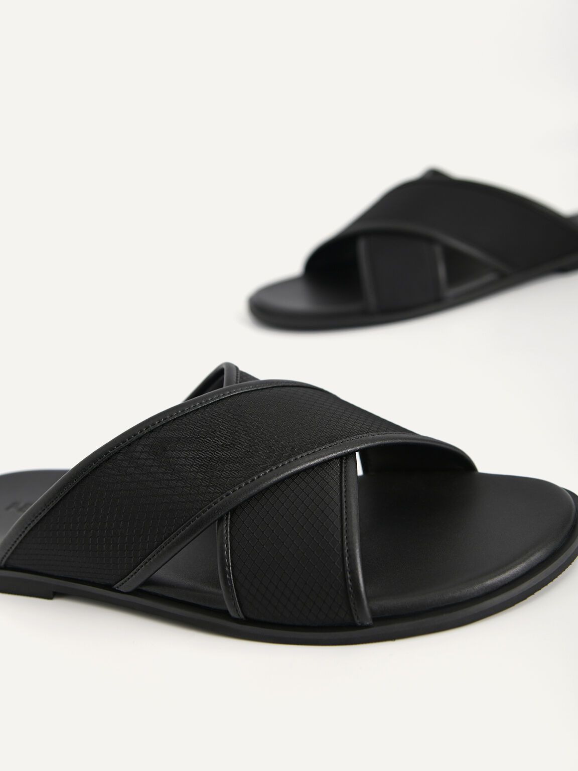 Criss-Cross Strap Sandals, Black