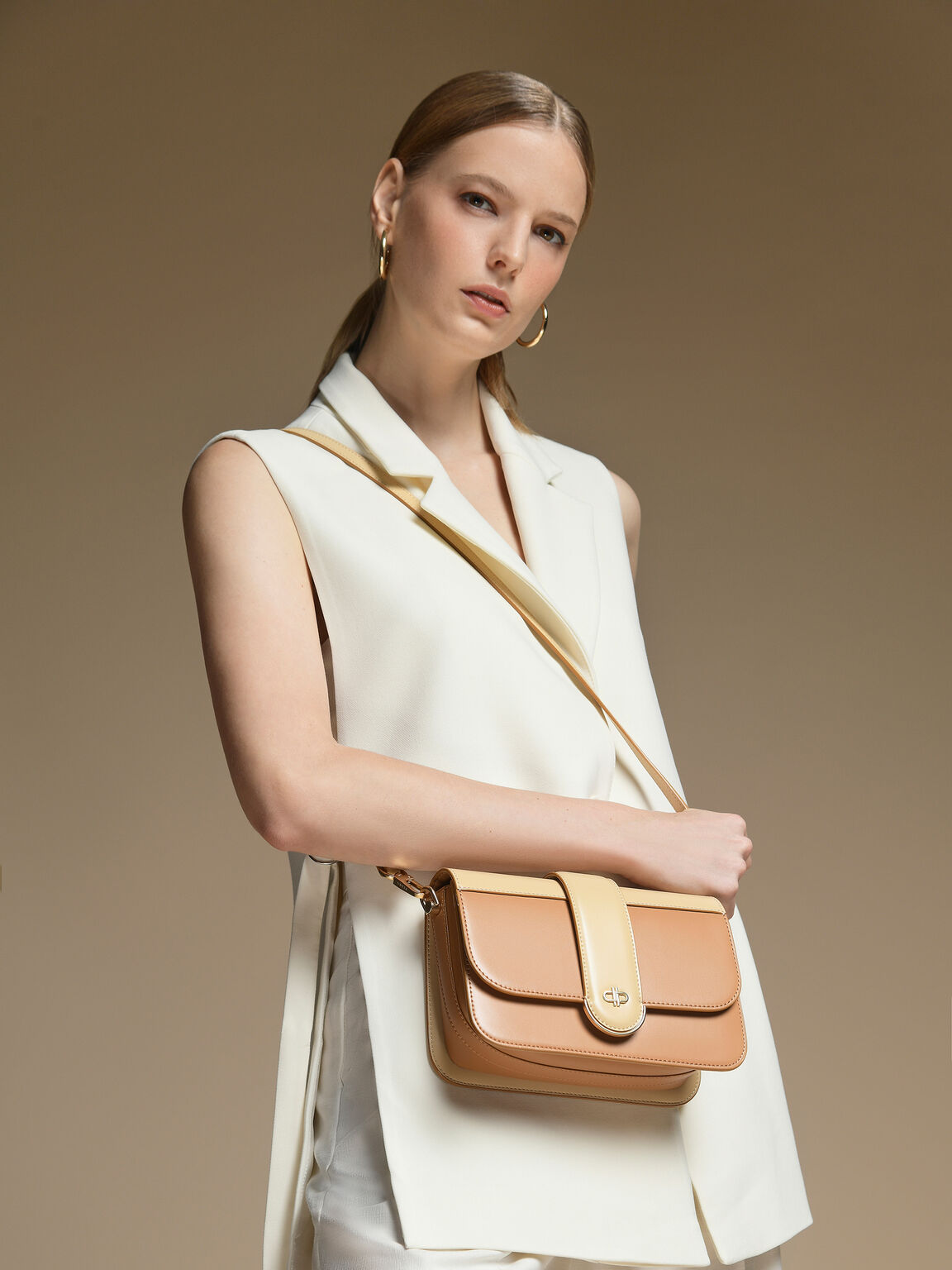 Icon Leather Shoulder Bag, Camel
