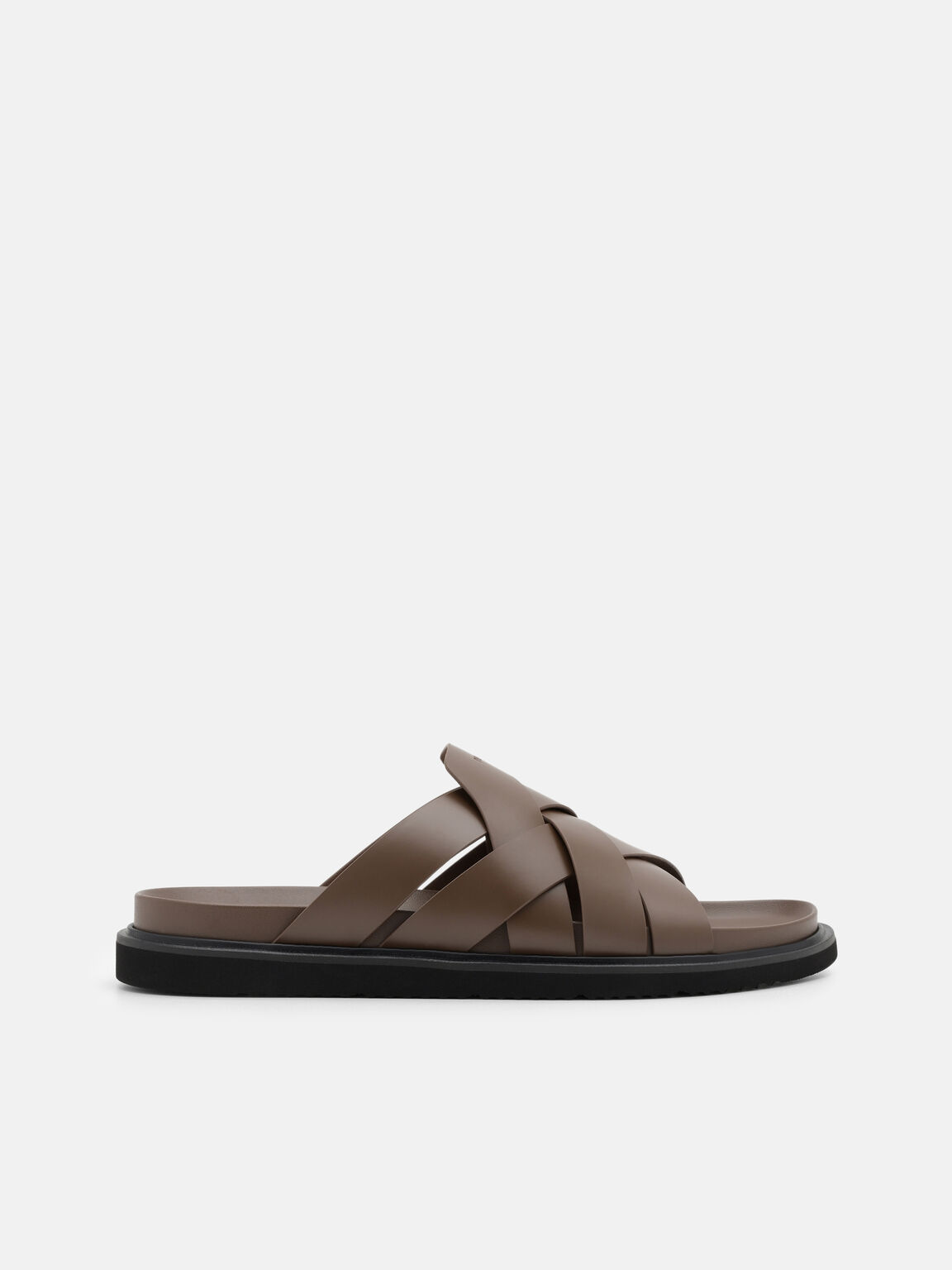 D&eacute;p quai ch&eacute;o Lukas, N&acirc;u, hi-res