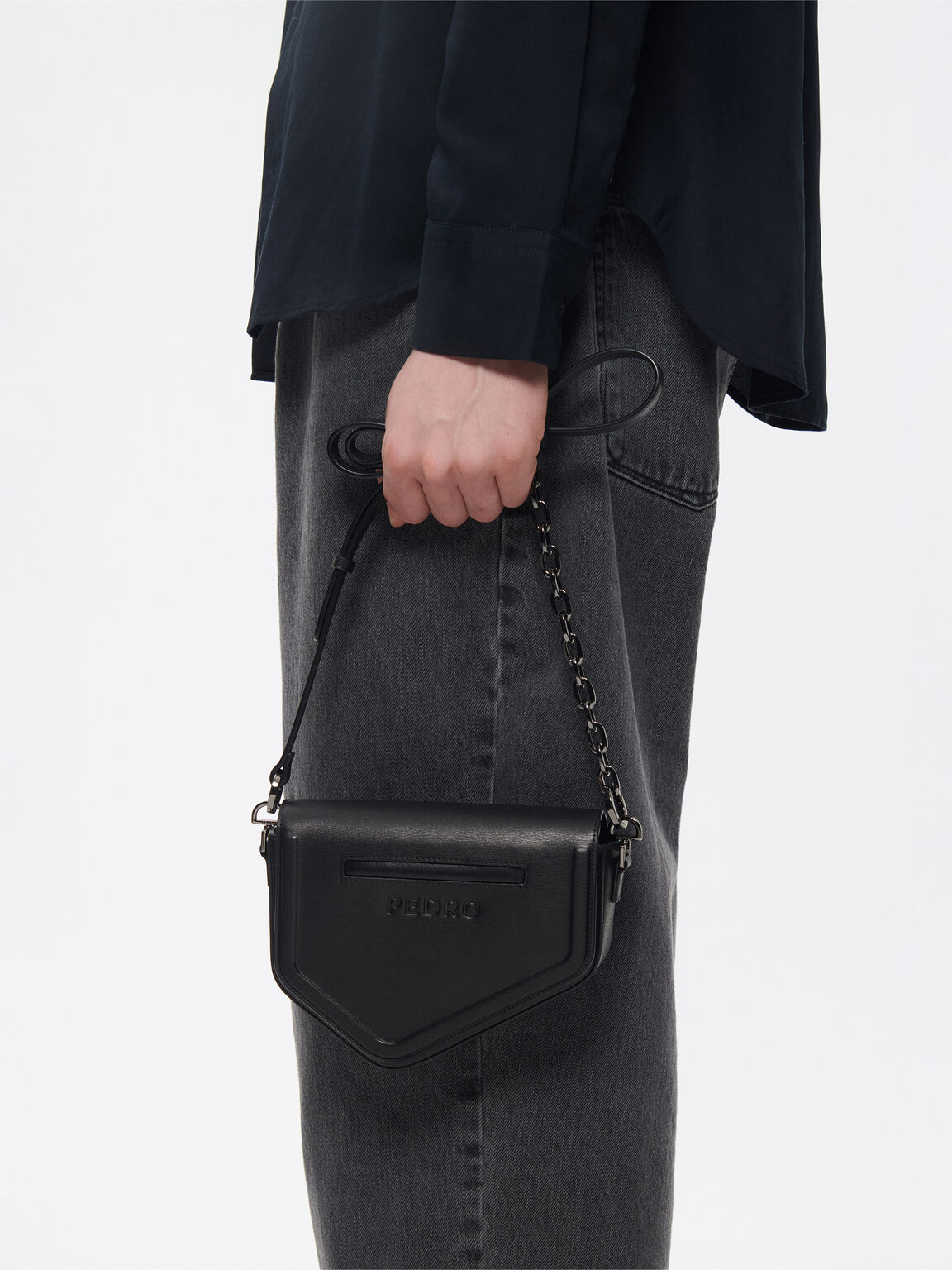 Túi đeo chéo Taper Leather Mini, Đen, hi-res