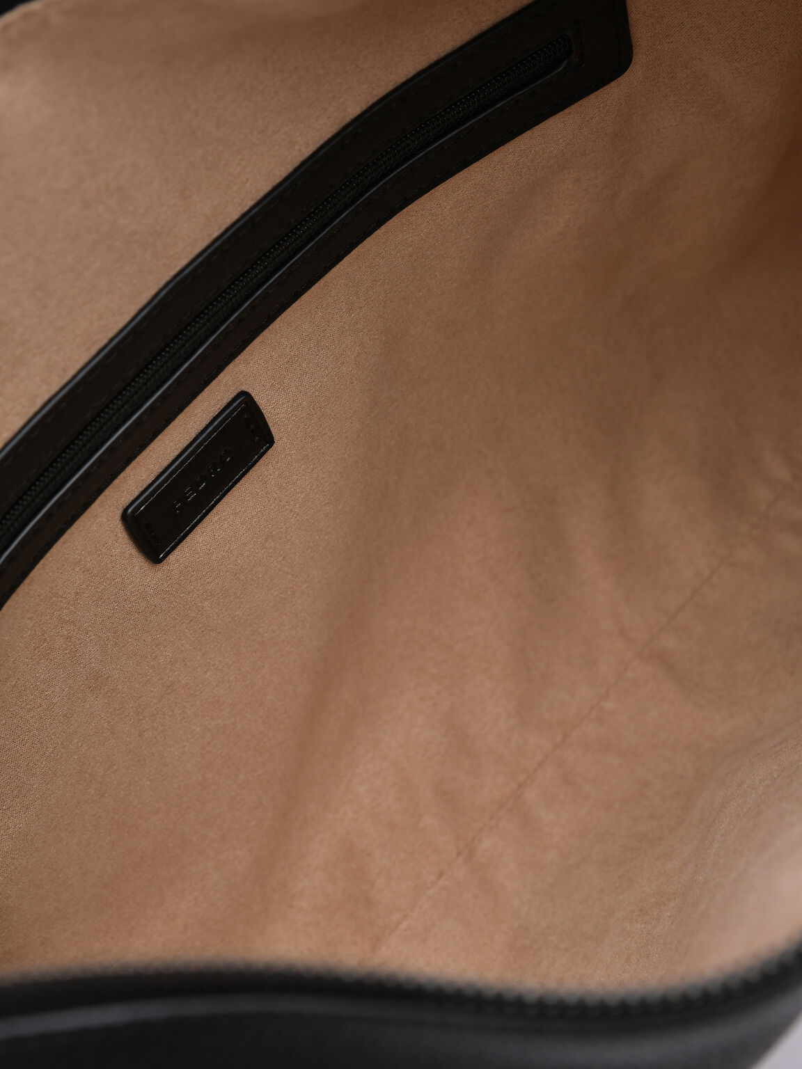 Túi đeo vai hình thang Helix Leather Hobo, Đen, hi-res