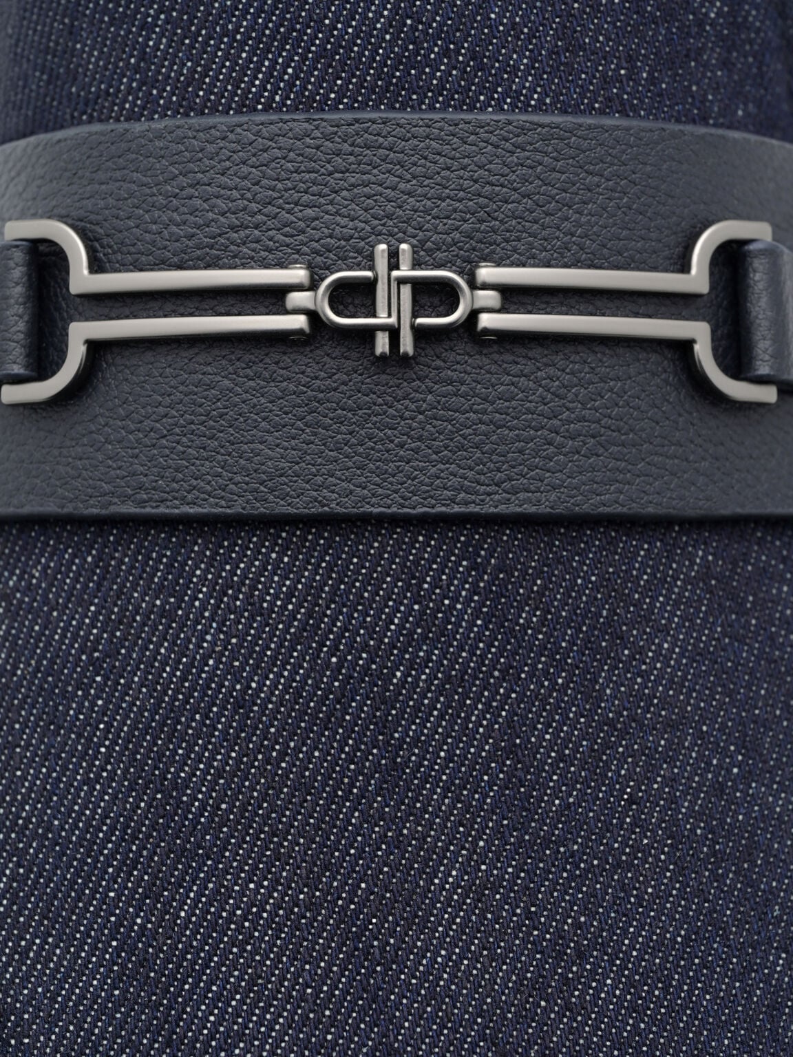 Gi&agrave;y lười mũi vu&ocirc;ng Alistair Leather, Navy Denim, hi-res