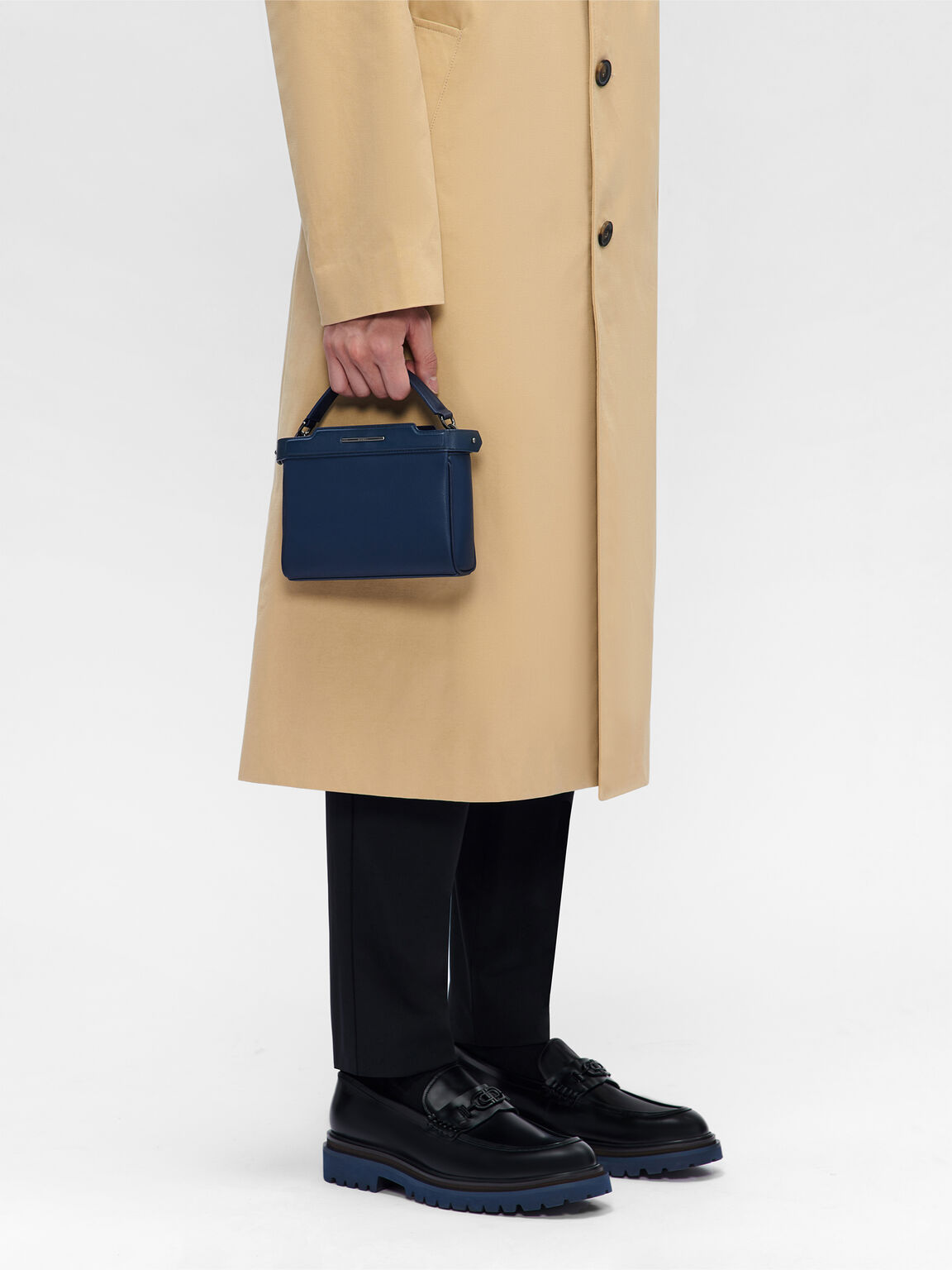Túi đeo chéo phom vuông Leather Structured, Xanh Navy, hi-res