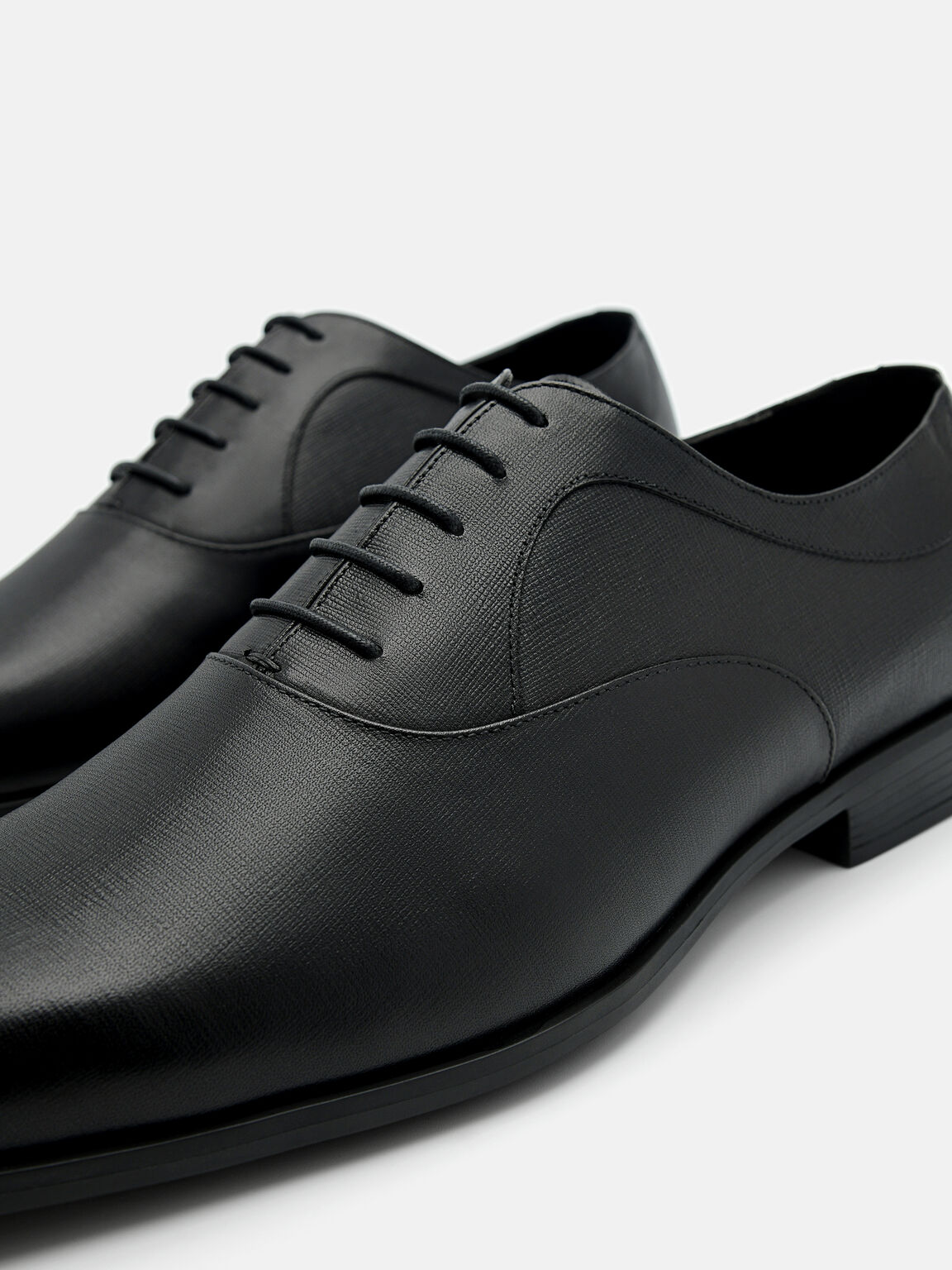 Altitude Lightweight Leather Oxford Shoes, Black