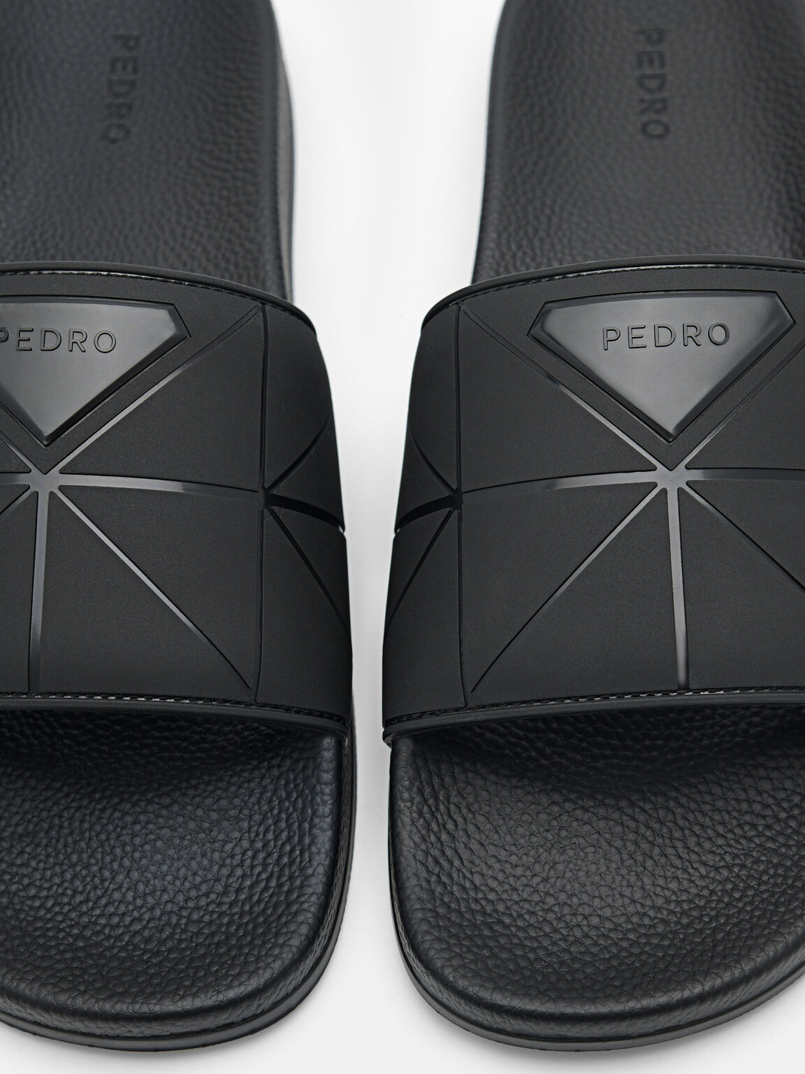 Dép quai ngang Pixel, Đen