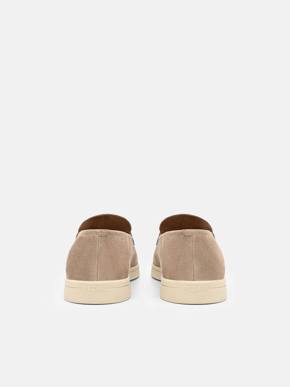 Gi&agrave;y lười đế bệt mũi tr&ograve;n Roam Suede, Sand Suede