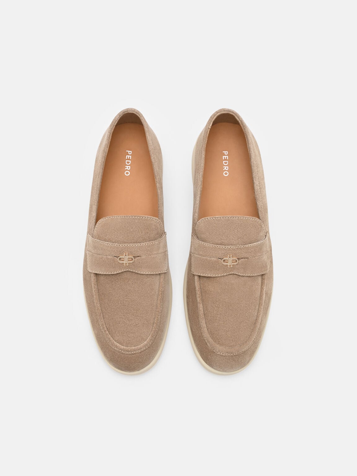Gi&agrave;y lười đế bệt mũi tr&ograve;n Roam Suede, Sand Suede