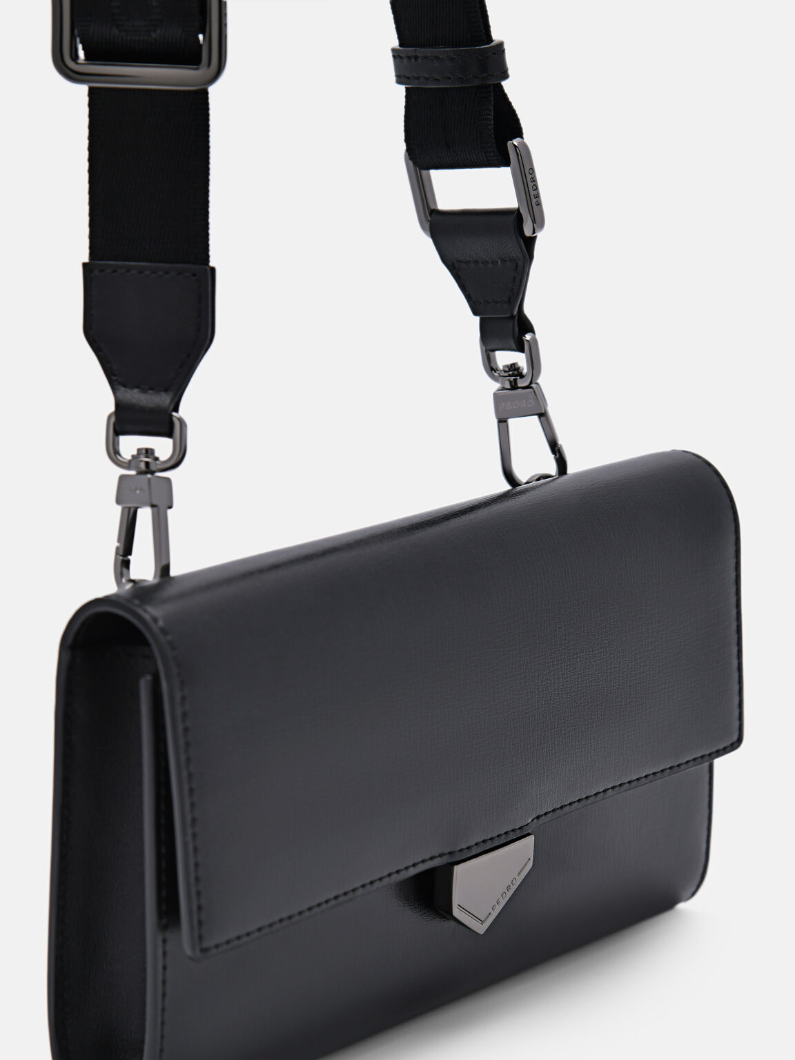 Túi đeo chéo chữ nhật Taper Leather Phone Pouch, Đen