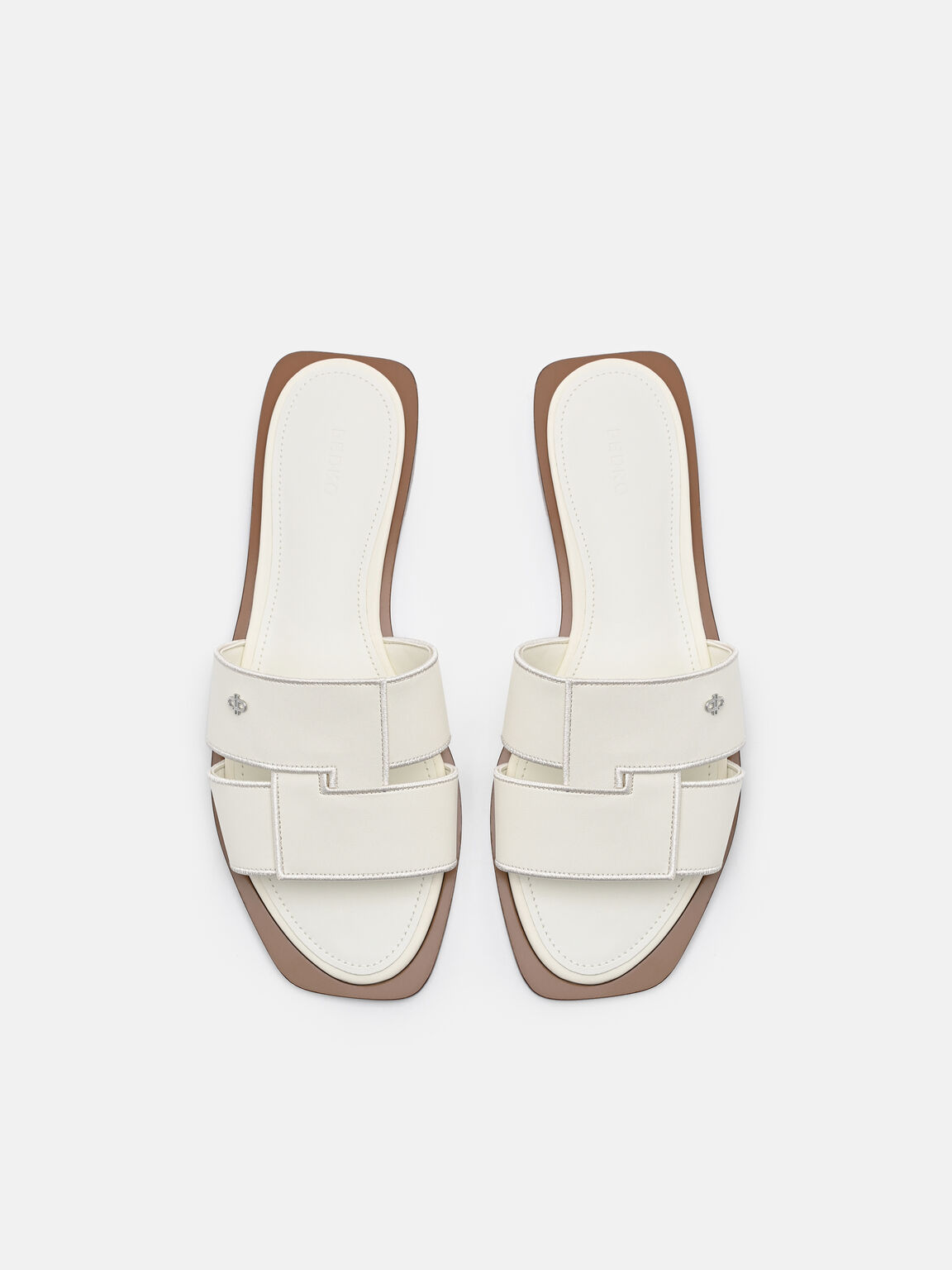 D&eacute;p quai ngang Iza, Phấn, hi-res