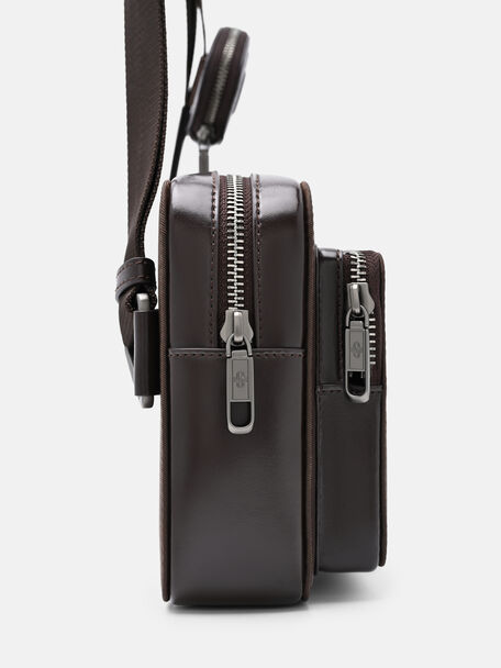 T&uacute;i đeo ch&eacute;o phom chữ nhật Flynn, Dark Brown Nylon, hi-res