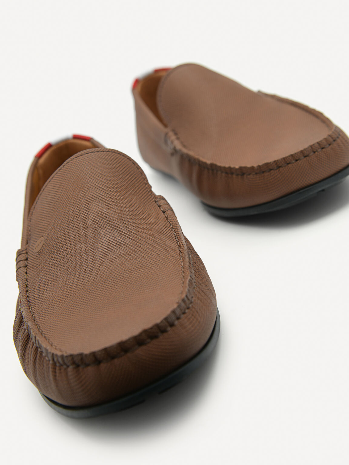 Giày lười mũi tròn Leather & Fabric, Nâu, hi-res