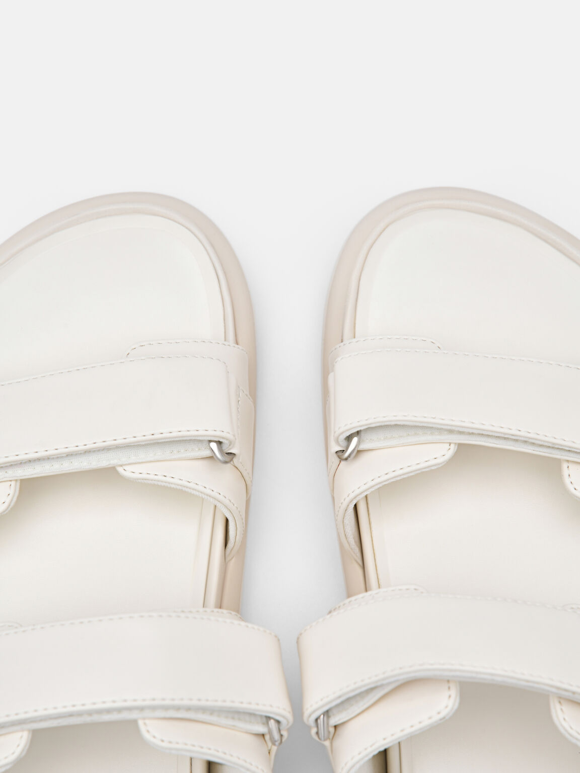 D&eacute;p quai ngang Velcro, Phấn, hi-res